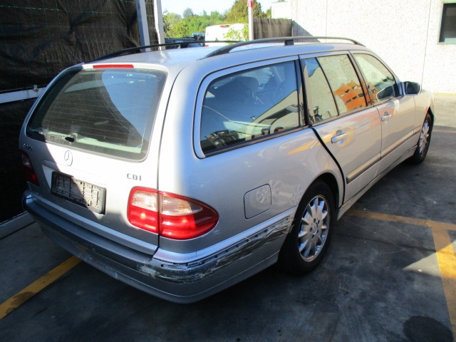 MERCEDES CLASSE E 270 W210 2.7 D 125KW 6M 5P (2001) RICAMBI IN MAGAZZINO 