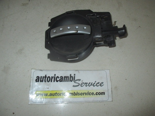 NOTRANJA KLJUKA  OEM N. 9647164377 ORIGINAL REZERVNI DEL CITROEN C3 / PLURIEL MK1 (2002 - 09/2005) DIESEL LETNIK 2004