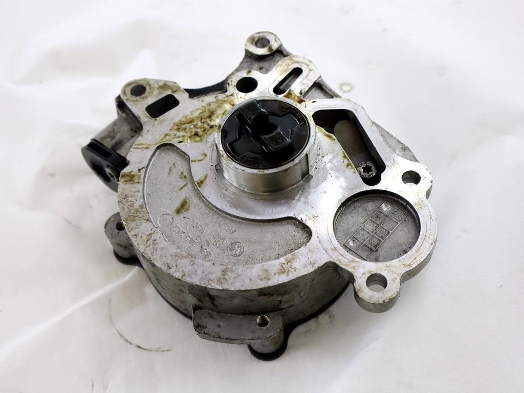 VAKUUM CRPALKA OEM N. 03L145207 ORIGINAL REZERVNI DEL VOLKSWAGEN POLO 6R1 6C1 (06/2009 - 02/2014) DIESEL LETNIK 2011