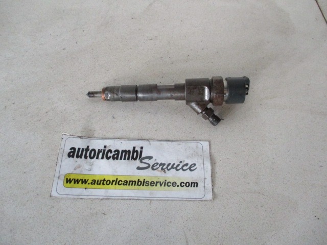 INJEKTORJI DIESEL OEM N. 8200100272 ORIGINAL REZERVNI DEL RENAULT MEGANE MK2 BM0/1 CM0/1 EM0/1 KM0/1 LM0/1 BER/GRANDTOUR  (10/2002 - 02/2006) DIESEL LETNIK 2004