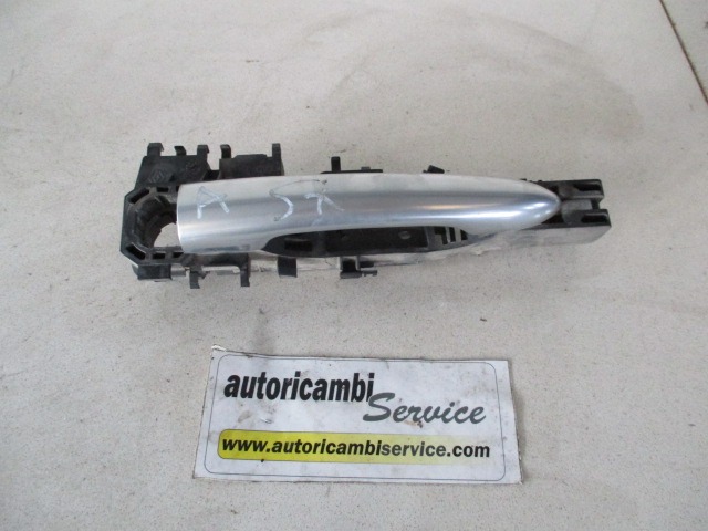 ZUNANJA KLJUKA SPREDNJA LEVA VRATA OEM N. 8200028463 ORIGINAL REZERVNI DEL RENAULT MEGANE MK2 BM0/1 CM0/1 EM0/1 KM0/1 LM0/1 BER/GRANDTOUR  (10/2002 - 02/2006) DIESEL LETNIK 2004