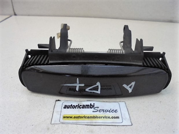 ZUNANJA KLJUKA SPREDNJA DESNA VRATA OEM N. 4B0839885 ORIGINAL REZERVNI DEL AUDI A3 MK2 8P 8PA 8P1 (2003 - 2008)DIESEL LETNIK 2006