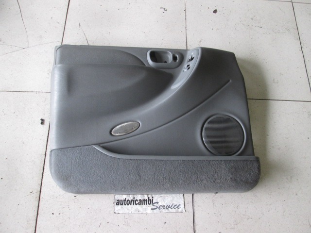 NOTRANJA OBLOGA SPREDNJIH VRAT OEM N. PNASTCSVOYAGMK4MV5P ORIGINAL REZERVNI DEL CHRYSLER VOYAGER/GRAN VOYAGER RG RS MK4 (2001 - 2007) DIESEL LETNIK 2006