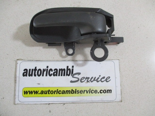 NOTRANJA KLJUKA  OEM N.  ORIGINAL REZERVNI DEL TOYOTA YARIS P1 MK1 (03/1999 - 03/2003) BENZINA LETNIK 2000