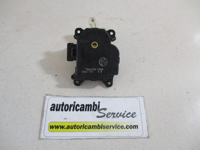 MOTORCEK OGREVANJA OEM N. 637007900 ORIGINAL REZERVNI DEL TOYOTA YARIS P1 MK1 (03/1999 - 03/2003) BENZINA LETNIK 2000