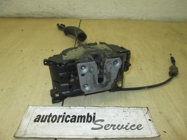 CENTRALNI ZAKLEP SPREDNJIH VRAT  OEM N. 805020001R ORIGINAL REZERVNI DEL RENAULT MEGANE MK3 BZ0/1 B3 DZ0/1 KZ0/1 BER/SPORTOUR/ESTATE (2009 - 2015) DIESEL LETNIK 2010