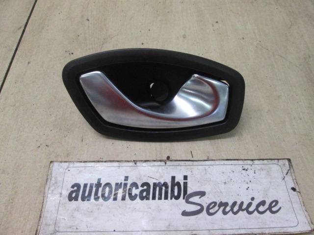 NOTRANJA KLJUKA  OEM N. 826720001R ORIGINAL REZERVNI DEL RENAULT MEGANE MK3 BZ0/1 B3 DZ0/1 KZ0/1 BER/SPORTOUR/ESTATE (2009 - 2015) DIESEL LETNIK 2010