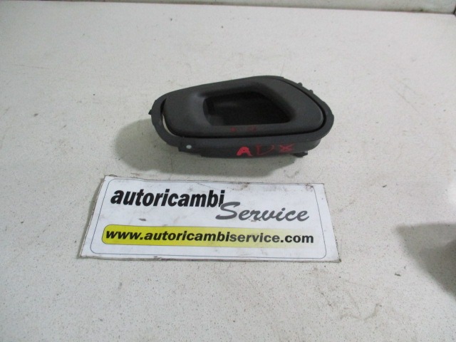 NOTRANJA KLJUKA  OEM N. 95215840 ORIGINAL REZERVNI DEL CHEVROLET SPARK M300 (2009 - 2015) BENZINA LETNIK 2010