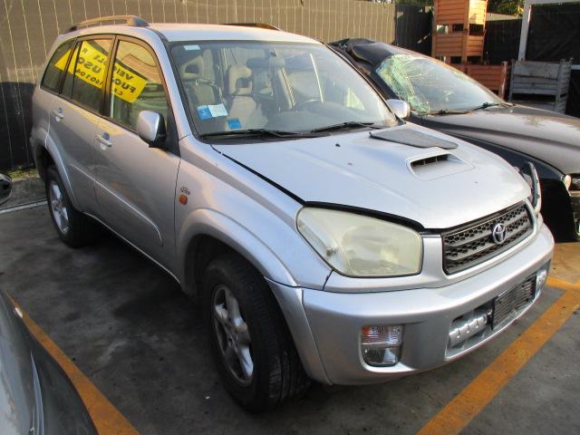 TOYOTA RAV 4 2.0 D 4X4 85KW 5M 5P (2003) RICAMBI IN MAGAZZINO 