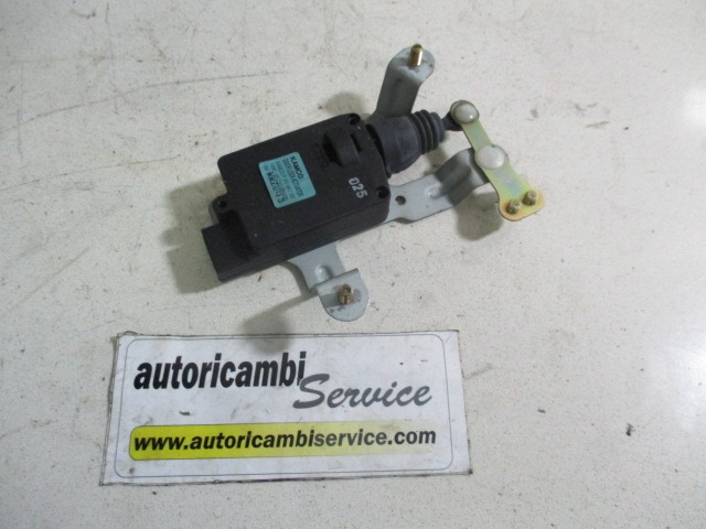 ZAKLEPANJE PRTLJA?NIH VRAT  OEM N. 9575026000 ORIGINAL REZERVNI DEL HYUNDAI SANTA FE SM MK1 (2000 - 2006) DIESEL LETNIK 2002