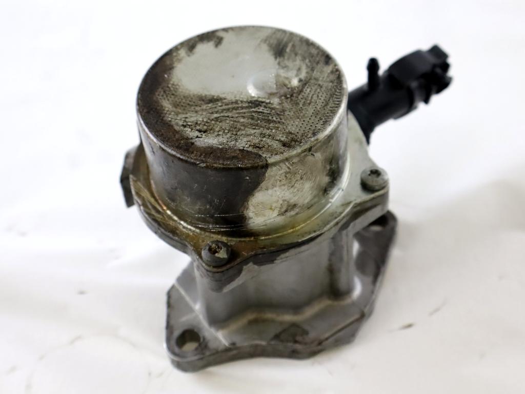 VAKUUM CRPALKA OEM N. 146505272R ORIGINAL REZERVNI DEL RENAULT CAPTUR J5 H5 (2013 - 2019) DIESEL LETNIK 2015