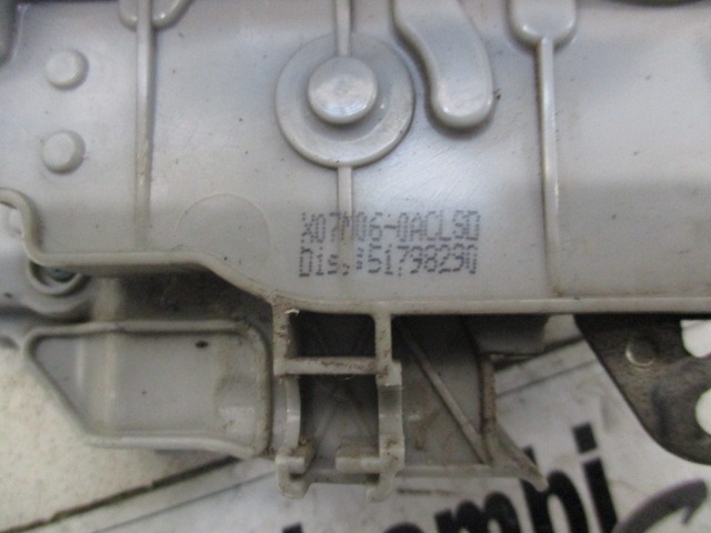 CENTRALNI ZAKLEP SPREDNJIH VRAT  OEM N. 51798290 ORIGINAL REZERVNI DEL FIAT BRAVO 198 (02/2007 - 2010) DIESEL LETNIK 2009