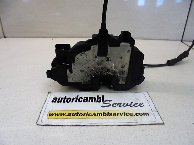 CENTRALNI ZAKLEP SPREDNJIH VRAT  OEM N. 805020001R ORIGINAL REZERVNI DEL RENAULT MEGANE MK3 BZ0/1 B3 DZ0/1 KZ0/1 BER/SPORTOUR/ESTATE (2009 - 2015) DIESEL LETNIK 2009