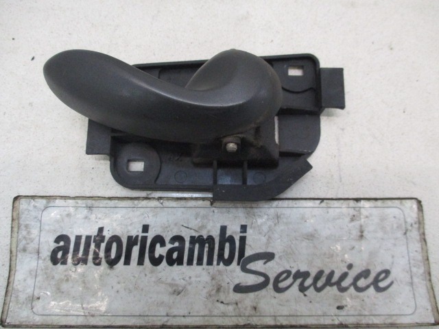 NOTRANJA KLJUKA  OEM N. 735267590 ORIGINAL REZERVNI DEL FIAT PUNTO 188 188AX MK2 (1999 - 2003) BENZINA LETNIK 2000