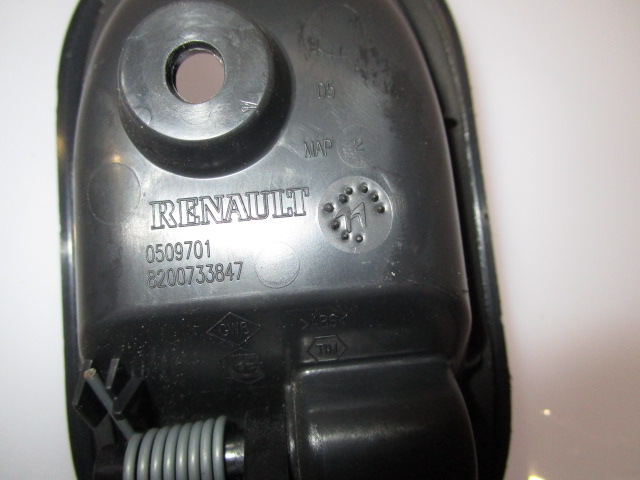 NOTRANJA KLJUKA  OEM N. 8200733847 ORIGINAL REZERVNI DEL DACIA LOGAN MK1 (2004 - 2013) DIESEL LETNIK 2011