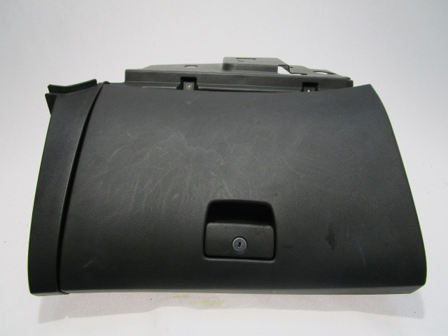 PREDAL ZA DOKUMENTE OEM N. 96985561 ORIGINAL REZERVNI DEL CHEVROLET CRUZE J300 J305 (2009 - 2019) DIESEL LETNIK 2010