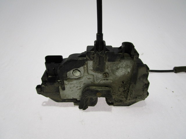 CENTRALNI ZAKLEP SPREDNJIH VRAT  OEM N. 8200300125 ORIGINAL REZERVNI DEL RENAULT CLIO BR0//1 CR0/1 KR0/1 MK3 (2005 - 05/2009) DIESEL LETNIK 2007