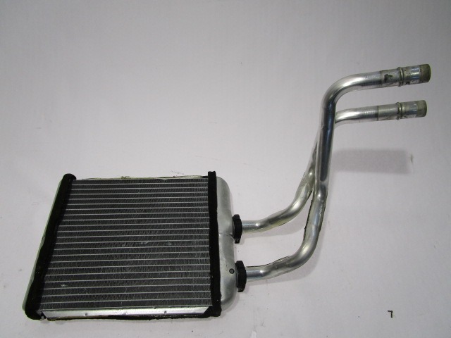 GRELEC RADIATORJA OEM N. 52479237 ORIGINAL REZERVNI DEL OPEL ASTRA H A04 L48,L08,L35,L67 5P/3P/SW (2004 - 2007) DIESEL LETNIK 2006