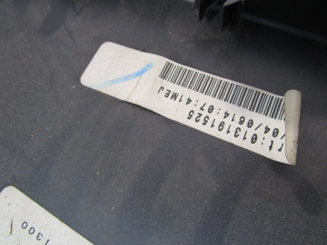 PREDAL ZA DOKUMENTE OEM N. 13191525 ORIGINAL REZERVNI DEL OPEL ASTRA H A04 L48,L08,L35,L67 5P/3P/SW (2004 - 2007) DIESEL LETNIK 2006