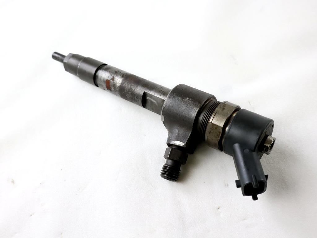 INJEKTORJI DIESEL OEM N. 445110187 ORIGINAL REZERVNI DEL FIAT IDEA 350 (2003 - 2008) DIESEL LETNIK 2005