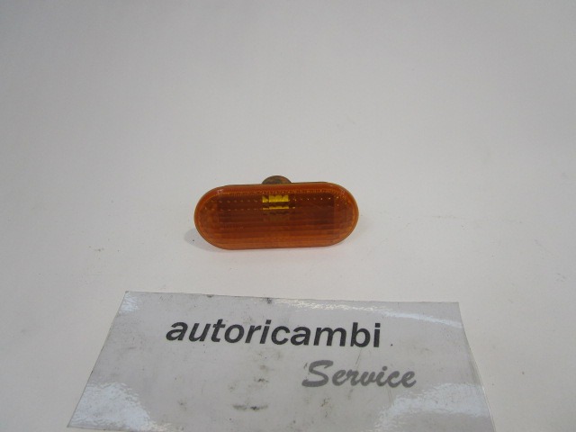 SPREDNJI INDIKATOR OEM N. 93192382 ORIGINAL REZERVNI DEL OPEL VECTRA C Z02 BER/SW (2002 - 2006) DIESEL LETNIK 2005