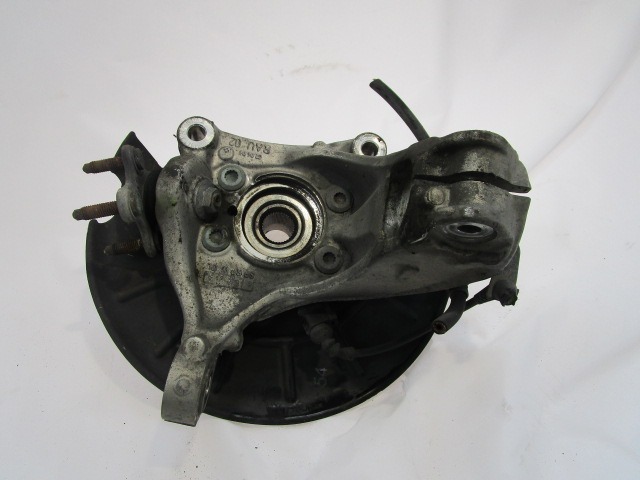 VRTLJIVI LEZAJ DESNO / PESTO KOLESA Z LEZAJEM SPREDAJ OEM N. 3C0407254F ORIGINAL REZERVNI DEL VOLKSWAGEN PASSAT B6 3C2 3C5 BER/SW (2005 - 09/2010)  DIESEL LETNIK 2005