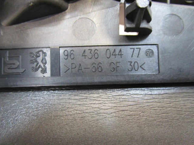 NOTRANJA KLJUKA  OEM N. 9643604477 ORIGINAL REZERVNI DEL PEUGEOT 307 3A/B/C/E/H BER/SW/CABRIO (2001 - 2009) DIESEL LETNIK 2002