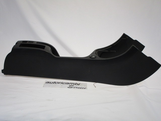 PLASTIKA MED SEDEZI BREZ NASLONJALA ROK OEM N. 9634495677 ORIGINAL REZERVNI DEL PEUGEOT 307 3A/B/C/E/H BER/SW/CABRIO (2001 - 2009) DIESEL LETNIK 2002