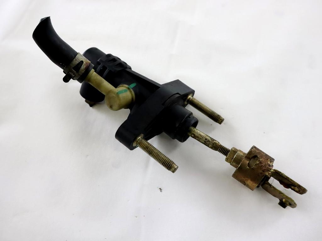 VALJ SKLOPKE OEM N. 3142052030 ORIGINAL REZERVNI DEL TOYOTA YARIS P1 MK1 R (2003 - 2005)DIESEL LETNIK 2005