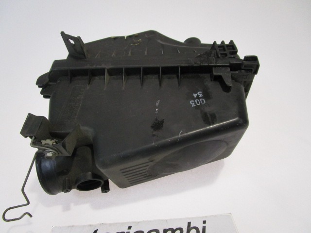 FILTAR ZRAKA OEM N. 1770022120 ORIGINAL REZERVNI DEL TOYOTA COROLLA E12 (2000 - 2006) BENZINA LETNIK 2004