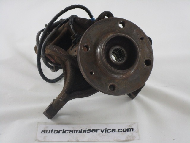 VRTLJIVI LEZAJ DESNO / PESTO KOLESA Z LEZAJEM SPREDAJ OEM N. 330776 ORIGINAL REZERVNI DEL CITROEN C3 / PLURIEL MK1 (2002 - 09/2005) DIESEL LETNIK 2005