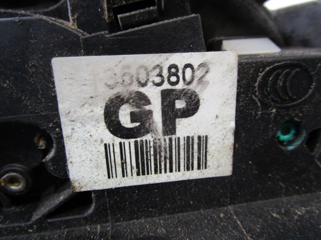 CENTRALNI ZAKLEP SPREDNJIH VRAT  OEM N. 13503802 ORIGINAL REZERVNI DEL CHEVROLET CRUZE J300 J305 (2009 - 2019) DIESEL LETNIK 2010