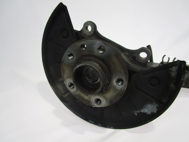 LEVI VRTLJIVI LEZAJ / PESTO KOLESA Z LEZAJEM SPREDAJ OEM N. 7L0407257A 7H0498611 ORIGINAL REZERVNI DEL VOLKSWAGEN TOUAREG 7LA 7L6 7L7 MK1 (2002 - 2007)DIESEL LETNIK 2005