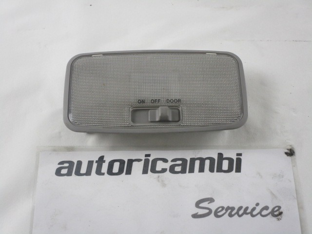 NOTRANJA SVETILA OEM N. 8124052040B0 ORIGINAL REZERVNI DEL TOYOTA YARIS P9 MK2 (01/2006 - 2009) DIESEL LETNIK 2008