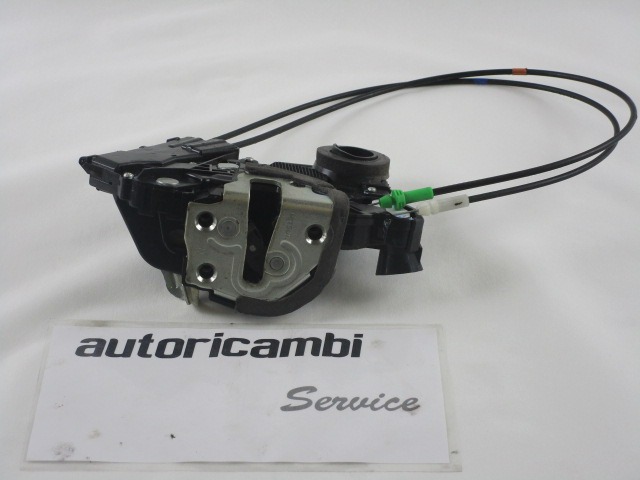 CENTRALNI ZAKLEP SPREDNJIH VRAT  OEM N. 6903052460 ORIGINAL REZERVNI DEL TOYOTA YARIS P9 MK2 (01/2006 - 2009) DIESEL LETNIK 2008