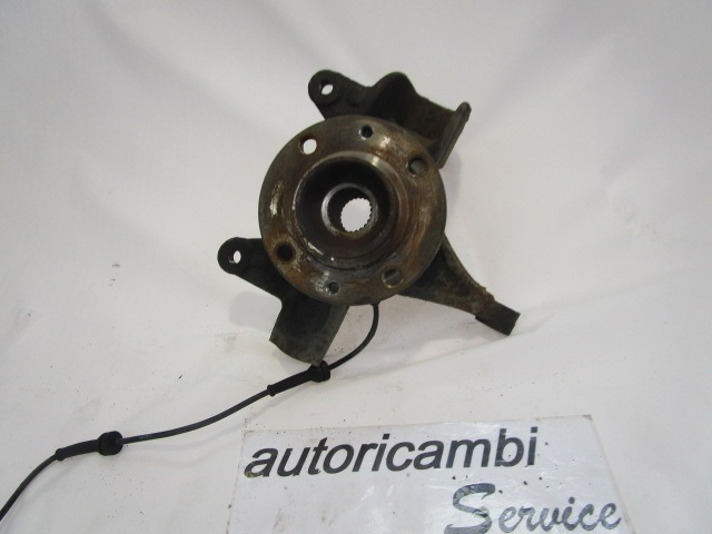 LEVI VRTLJIVI LEZAJ / PESTO KOLESA Z LEZAJEM SPREDAJ OEM N. 8200308650 ORIGINAL REZERVNI DEL RENAULT SCENIC/GRAND SCENIC JM0/1 MK2 (2003 - 2009) DIESEL LETNIK 2004