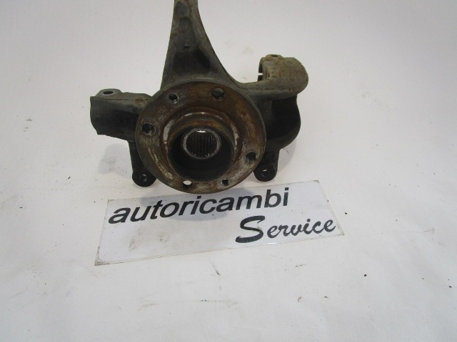 VRTLJIVI LEZAJ DESNO / PESTO KOLESA Z LEZAJEM SPREDAJ OEM N. 8200308650 ORIGINAL REZERVNI DEL RENAULT SCENIC/GRAND SCENIC JM0/1 MK2 (2003 - 2009) DIESEL LETNIK 2004