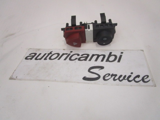 STIKALO VARNOSTNIH ZMIGAVCEV  OEM N. 8200095493 ORIGINAL REZERVNI DEL RENAULT SCENIC/GRAND SCENIC JM0/1 MK2 (2003 - 2009) DIESEL LETNIK 2004