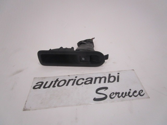 ZADNJE STIKALO OEM N. 156013870 ORIGINAL REZERVNI DEL RENAULT SCENIC/GRAND SCENIC JM0/1 MK2 (2003 - 2009) DIESEL LETNIK 2004