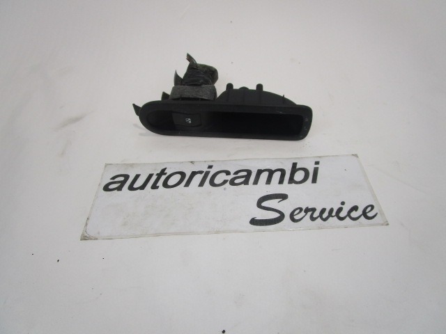 ZADNJE STIKALO OEM N. 156013870 ORIGINAL REZERVNI DEL RENAULT SCENIC/GRAND SCENIC JM0/1 MK2 (2003 - 2009) DIESEL LETNIK 2004