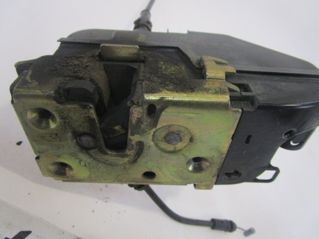 CENTRALNI ZAKLEP SPREDNJIH VRAT  OEM N. 8200119121 ORIGINAL REZERVNI DEL RENAULT SCENIC/GRAND SCENIC JM0/1 MK2 (2003 - 2009) DIESEL LETNIK 2004