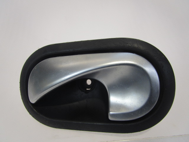 NOTRANJA KLJUKA  OEM N. 8200028487 ORIGINAL REZERVNI DEL RENAULT SCENIC/GRAND SCENIC JM0/1 MK2 (2003 - 2009) DIESEL LETNIK 2004