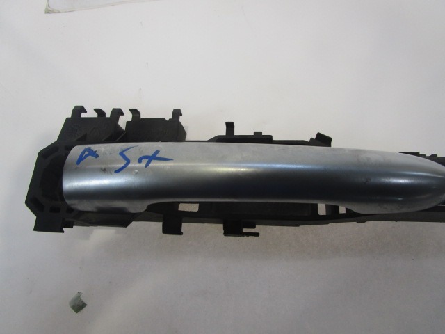 ZUNANJA KLJUKA SPREDNJA LEVA VRATA OEM N. 8200028463 ORIGINAL REZERVNI DEL RENAULT SCENIC/GRAND SCENIC JM0/1 MK2 (2003 - 2009) DIESEL LETNIK 2004