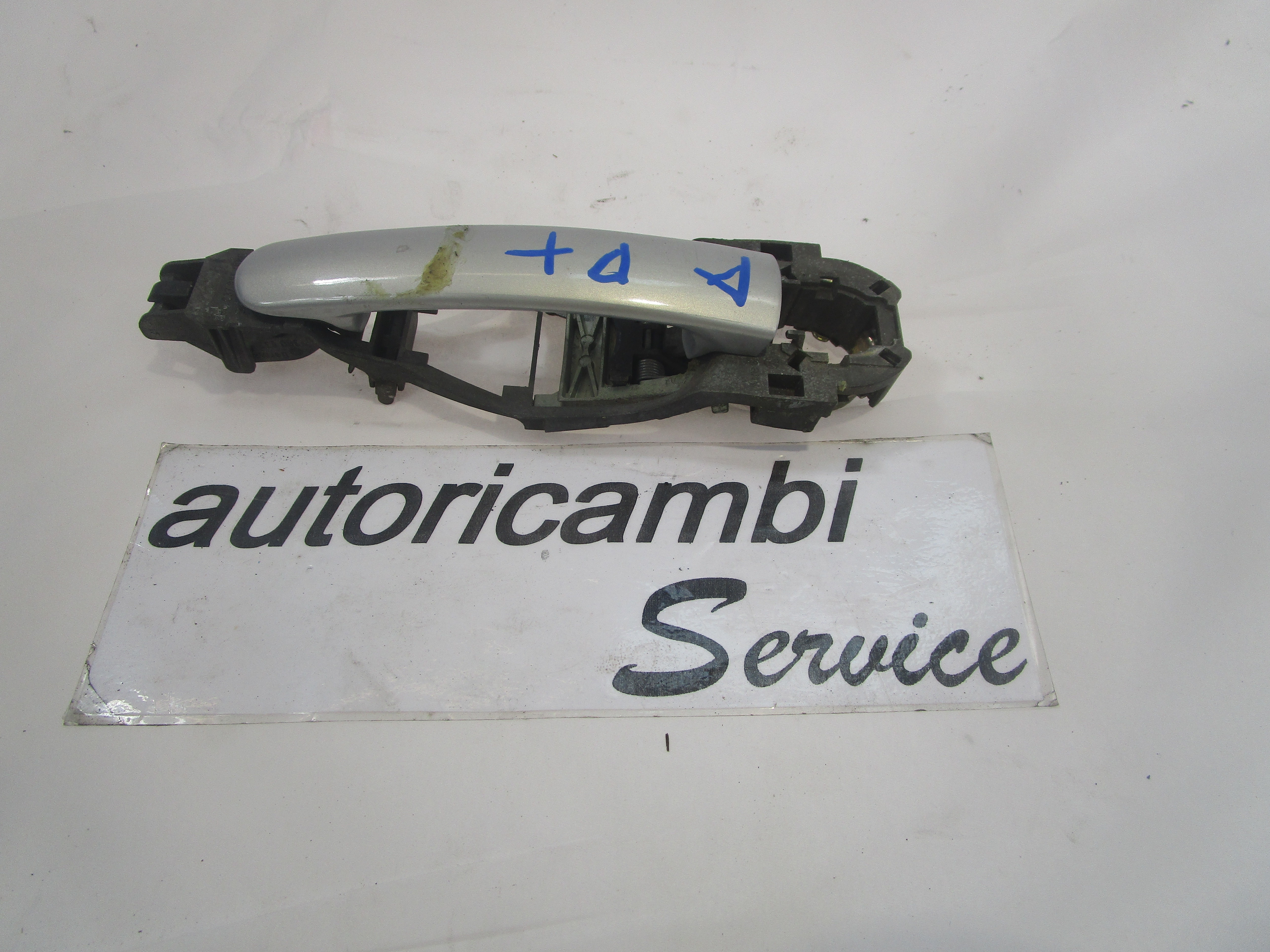 ZUNANJA KLJUKA SPREDNJA DESNA VRATA OEM N. 3B0837207CFKZ 3B0837885 ORIGINAL REZERVNI DEL VOLKSWAGEN PASSAT B5 3B2 3B5 BER/SW (08/1996 - 11/2000)DIESEL LETNIK 1998