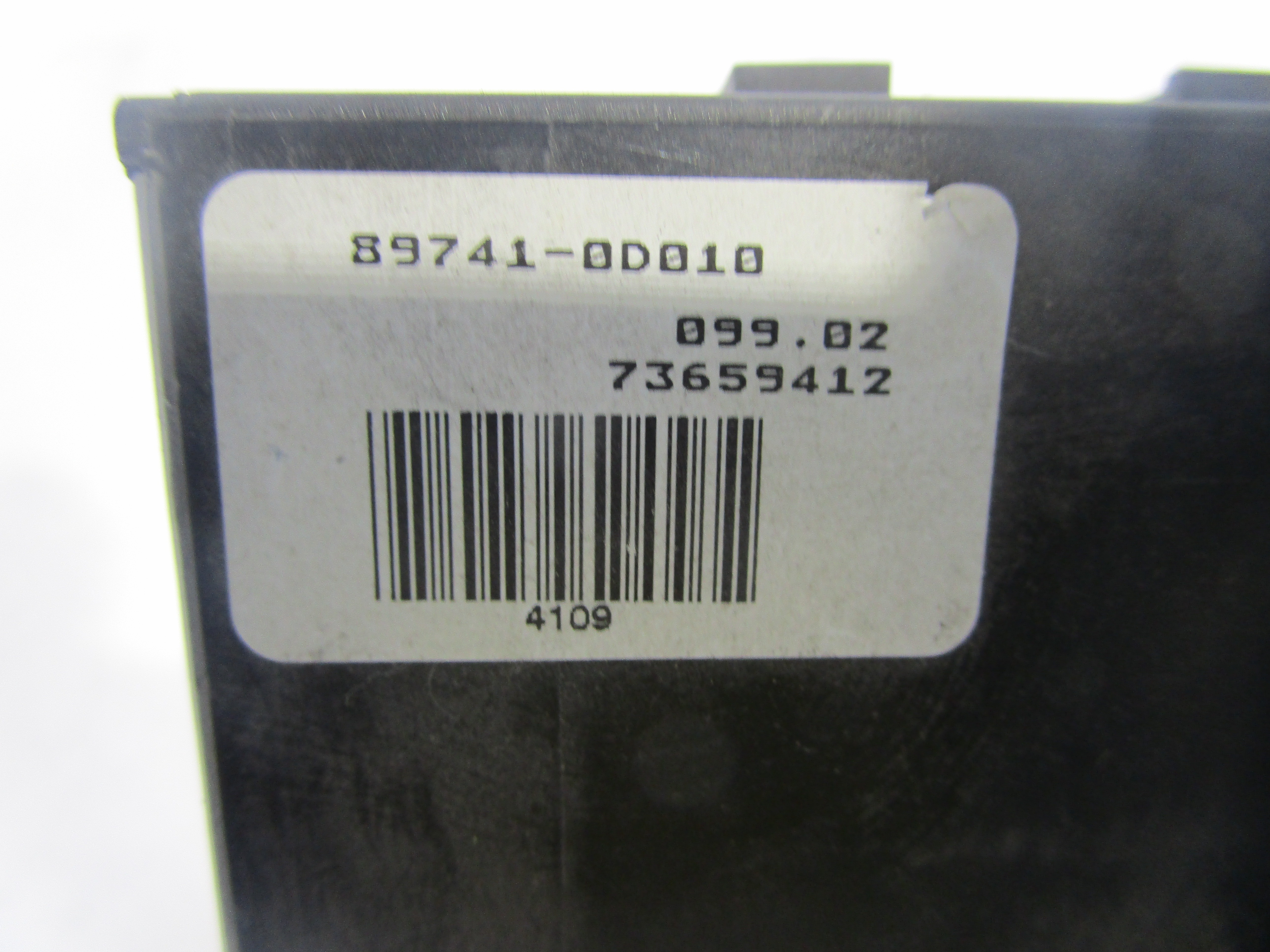 VAROVALKE/RELE' OEM N. 89741-0D010 ORIGINAL REZERVNI DEL TOYOTA YARIS P1 MK1 (03/1999 - 03/2003) BENZINA LETNIK 2002