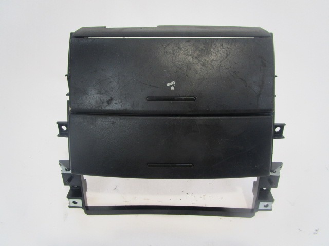 PEPELNIK / DRZALA ZA PIJACO OEM N. 84550-3E000 ORIGINAL REZERVNI DEL KIA SORENTO JC MK1 (2002 - 2009) DIESEL LETNIK 2003