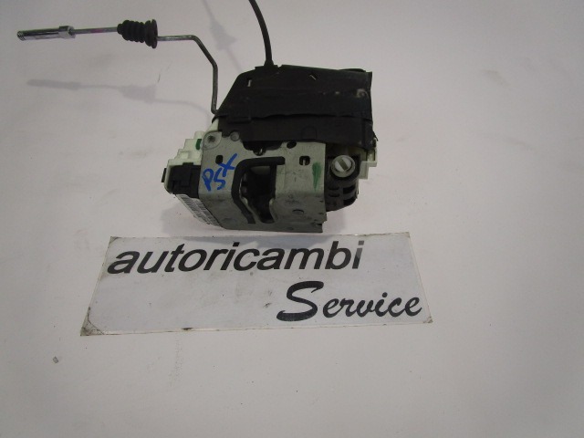 CENTRALNA KLJUCAVNICA ZADJIH LEVIH VRAT OEM N. P04589697AA ORIGINAL REZERVNI DEL DODGE JOURNEY (2008 - 2011) DIESEL LETNIK 2008