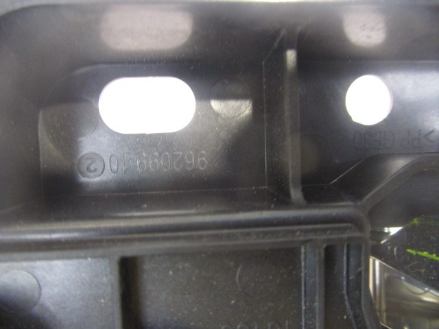 NOTRANJA KLJUKA  OEM N. 68043746AA ORIGINAL REZERVNI DEL DODGE JOURNEY (2008 - 2011) DIESEL LETNIK 2008