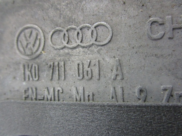 MEHANIZEM VZVODA ROCNEGA MENJALNIKA OEM N. 1K0711061A ORIGINAL REZERVNI DEL AUDI A3 MK2 8P 8PA 8P1 (2003 - 2008)DIESEL LETNIK 2003