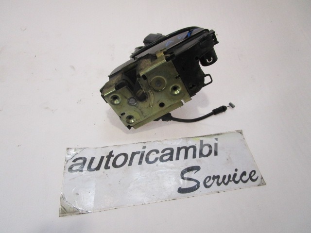 CENTRALNI ZAKLEP SPREDNJIH VRAT  OEM N. 8200027779 ORIGINAL REZERVNI DEL RENAULT MEGANE MK2 BM0/1 CM0/1 EM0/1 KM0/1 LM0/1 BER/GRANDTOUR  (10/2002 - 02/2006) DIESEL LETNIK 2005